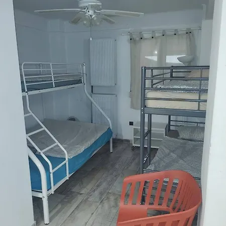 Downtown Apartment With Private Yard Yr1 Daire *