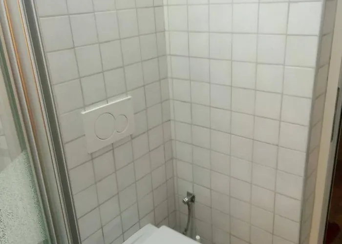 Διαμέρισμα Downtown With Private Yard Yr1 *